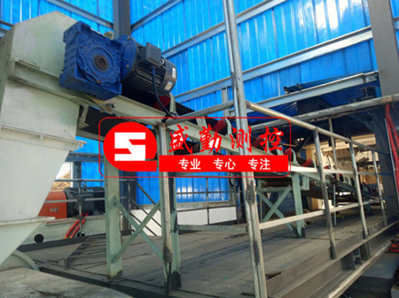 �Aб�����o�ϙC(j��)��ᘌ�(du��)�нǶȵ�ݔ�͹�ˇ�F(xi��n)����ͬ